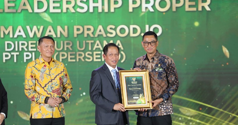Direktur Utama PLN Darmawan Prasodjo Raih Penghargaan Green Leadership