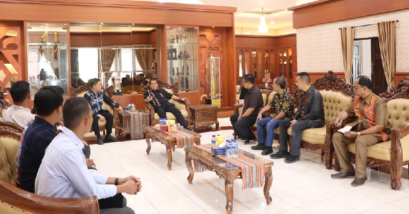 PLN UIP Nusra Bahas Pengembangan EBT Bersama Gubernur NTT