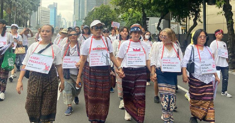 Forum Perempuan Diaspora NTT Jakarta Gelar Pawai Budaya Tolak Kekerasan Seksual
